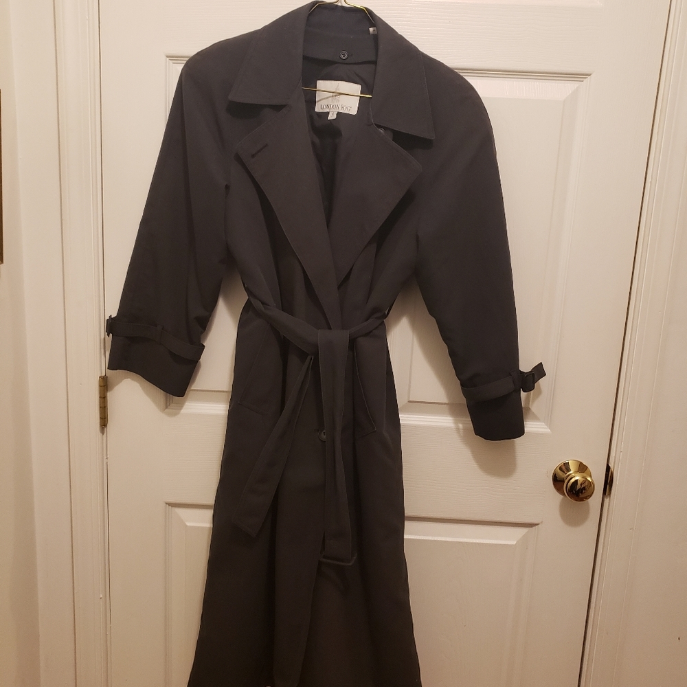 Classic trench coat with removable lining